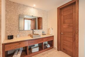 2br Apt 5 Guests Balcony With Pool View