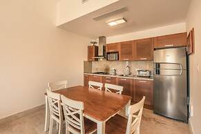 2br Apt 5 Guests Balcony With Pool View