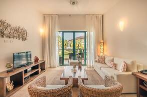 2br Apt 5 Guests Balcony With Pool View