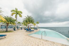 Brkfst Included Private Pool at Puerto Bahia B4