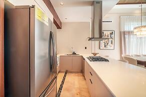 Incredible 3br Bungallow With Patio and Pool