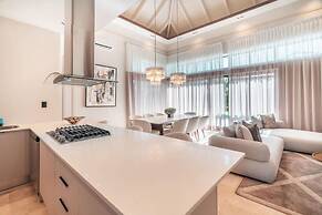 Incredible 3br Bungallow With Patio and Pool