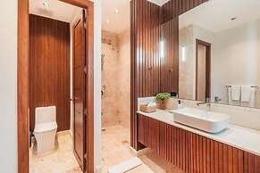 Incredible 3br Bungallow With Patio and Pool