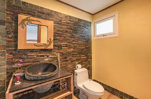 Private Terrace 3br 6 Guests Beach Access