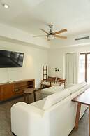 Modern Villa With Jacuzzi Pool View in Monterrico