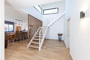 Palm Breeze Villa by Fidalsa
