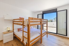 Palm Breeze Villa by Fidalsa