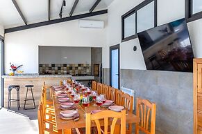 Palm Breeze Villa by Fidalsa