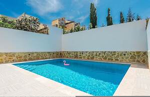 Ground Floor Maisonette With Communal Pool in Qala