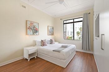 Light and Spacious Sea View One Bedroom