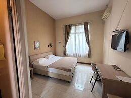 Guesthouse Anggrek BSD