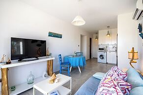 Seawaves 1- BR Apt. by Meneou Beach