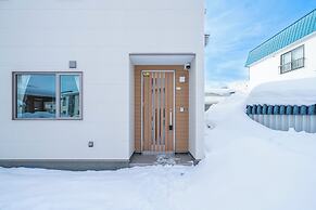 BEAR CUB HOTEL