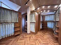 Joey's hostel.