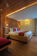 ELIVAAS Blushing Pines Stunning 3 BHK