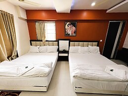 Beach Side Hotels Big boss