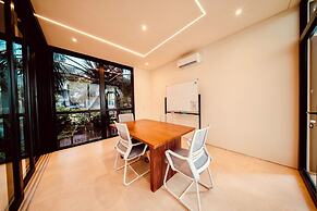 TheHub Pererenan