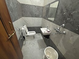 Hotel Sarveshwar Palace