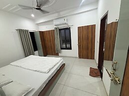 Hotel Sarveshwar Palace
