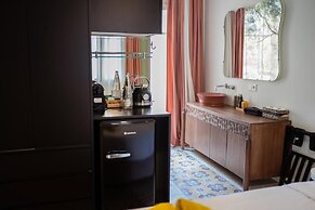 Bugan - Villa Athens