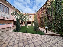 Siyob Hotel & Hostel