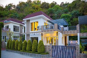 ELIVAAS Serenita Abode Tranquil Escape