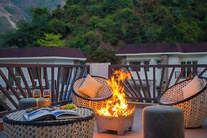 ELIVAAS Serenita Abode Tranquil Escape