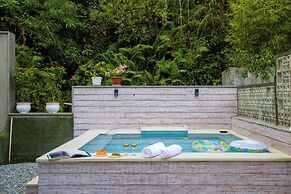 ELIVAAS Serenita Abode Tranquil Escape