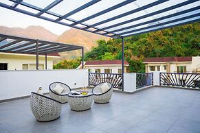 ELIVAAS Serenita Abode Tranquil Escape