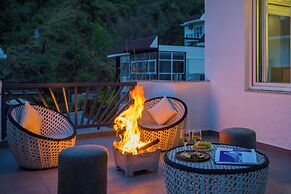 ELIVAAS Serenita Abode Tranquil Escape