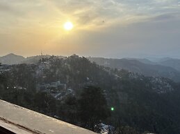 Hotel Amar Palace Shimla Mountain View