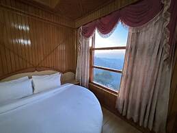 Hotel Amar Palace Shimla Mountain View