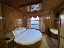Hotel Amar Palace Shimla Mountain View