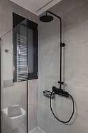 THE EDGE Luxurious Penthouse Shared Gym