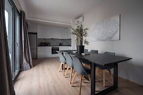 THE EDGE Luxurious Penthouse Shared Gym