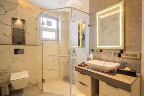 ELIVAAS privé The Royce Orchid 4BHK