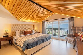 ELIVAAS privé The Royce Orchid 4BHK