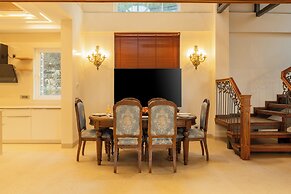 ELIVAAS privé The Royce Orchid 4BHK