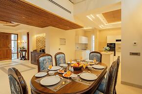 ELIVAAS privé The Royce Orchid 4BHK