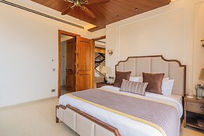 ELIVAAS privé The Royce Orchid 4BHK