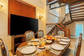 ELIVAAS privé The Royce Orchid 4BHK