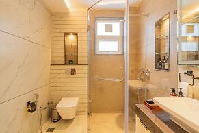 ELIVAAS privé The Royce Orchid 4BHK