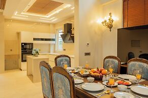 ELIVAAS privé The Royce Orchid 4BHK
