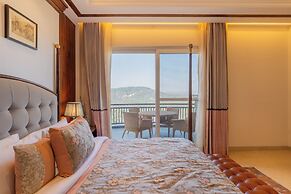 ELIVAAS privé The Royce Orchid 4BHK