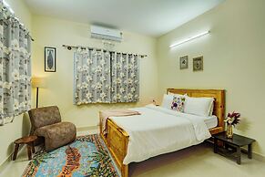 Alaya Stays Saffron Breeze Apartment