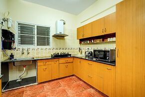 Alaya Stays Saffron Breeze Apartment