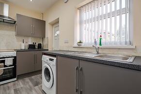 3-bed Manchester Home With Free Parking Sleeps 5
