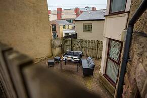 Central Harrogate 2 Bed Apartment With Patio