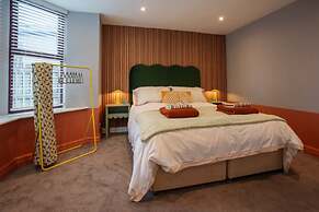 Central Harrogate 2 Bed Apartment With Patio