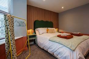 Central Harrogate 2 Bed Apartment With Patio
